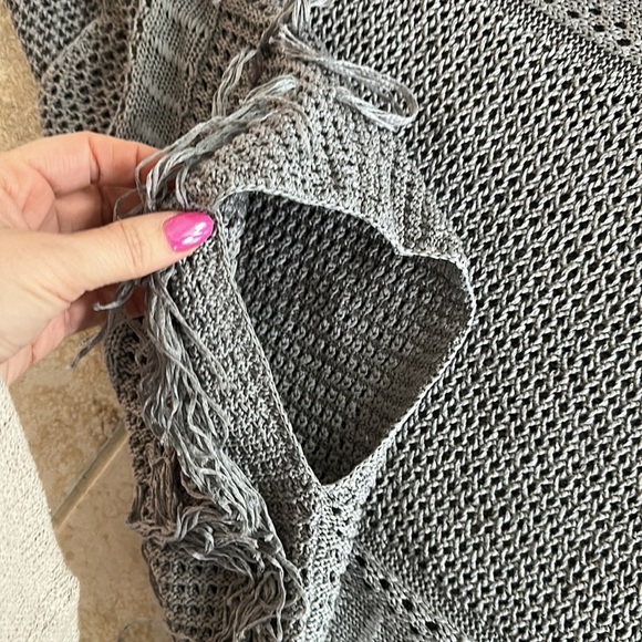 4/$20 LEO & SAGE Fringe Sleeveless Poncho in Slate Grey size small 100% Cotton - Picture 7 of 7